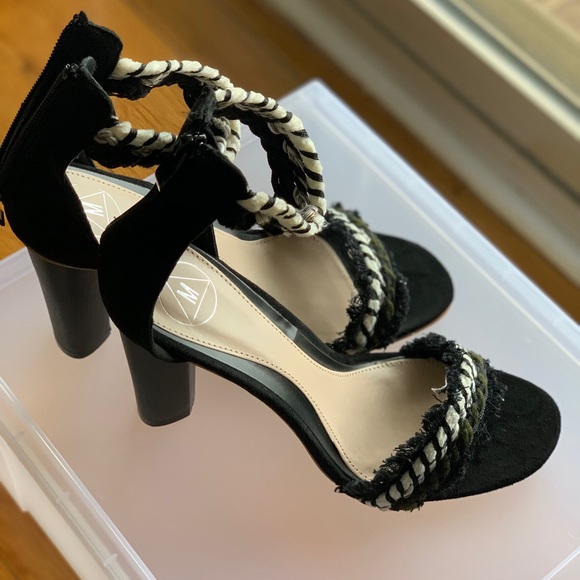 Brand New Stylish Frayed Block Heel - Picture 7 of 7